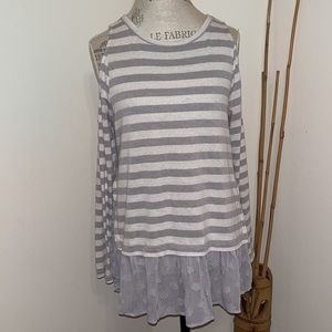 Doe & Rae boutique drop shoulder top size medium